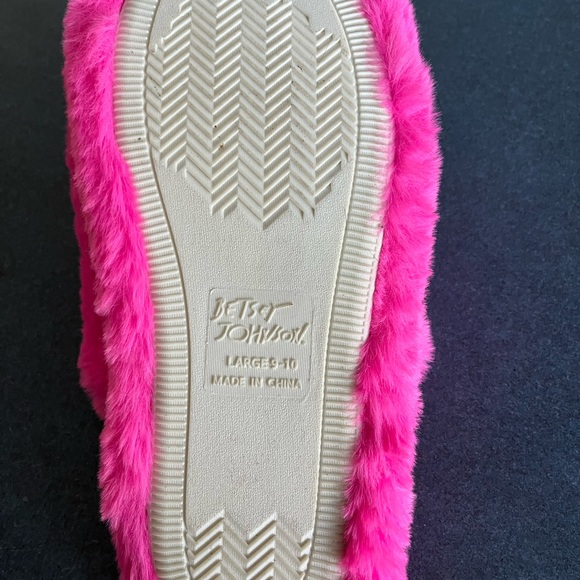 NWT BETSEY JOHNSON HEART FAUX FUR SLIPPERS - Picture 7 of 10